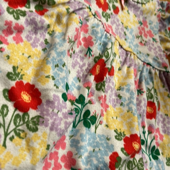 Hanna Andersson (110-size 5 ) girls pj some pulling due to washing - Picture 3 of 3